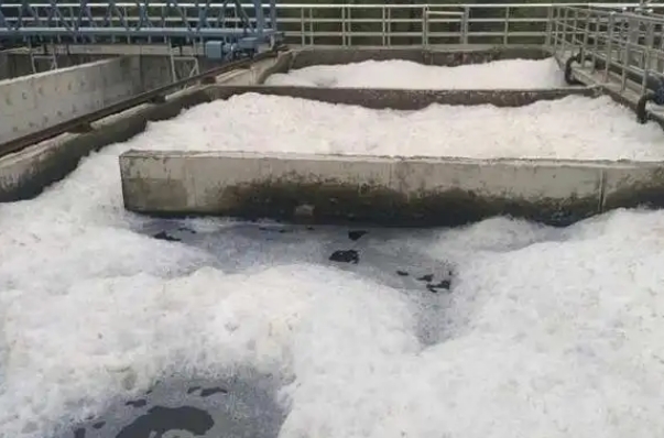 污水處理行業怎么選擇合適的消泡劑？ 